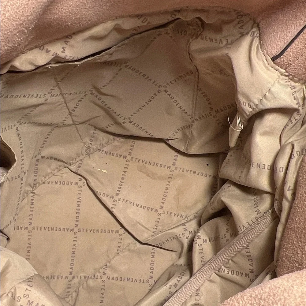 Steve Madden Beige and Blush Bucket Bag - Picture 6 of 6